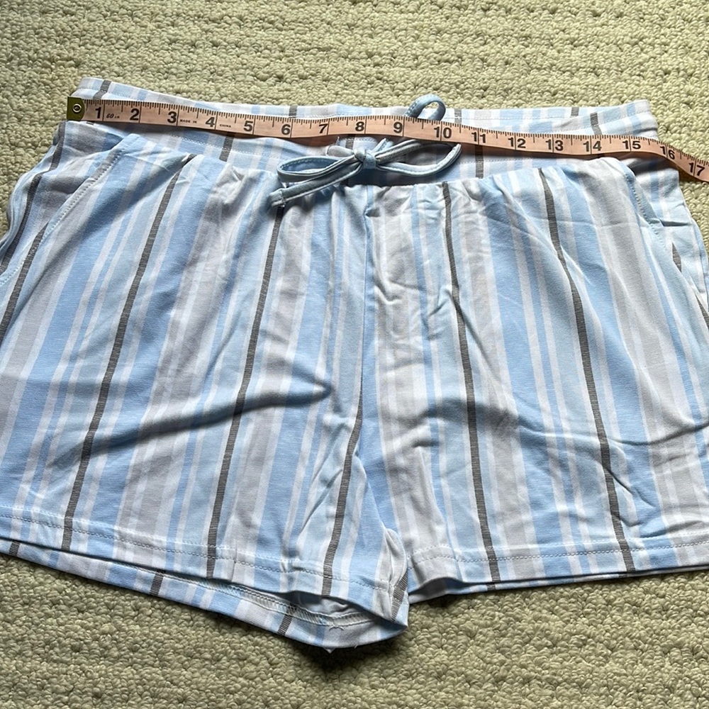 La Vie en Rose NWT Super Soft Pyjama Set Shorts & Top Size MEDIUM NEW - Picture 12 of 16